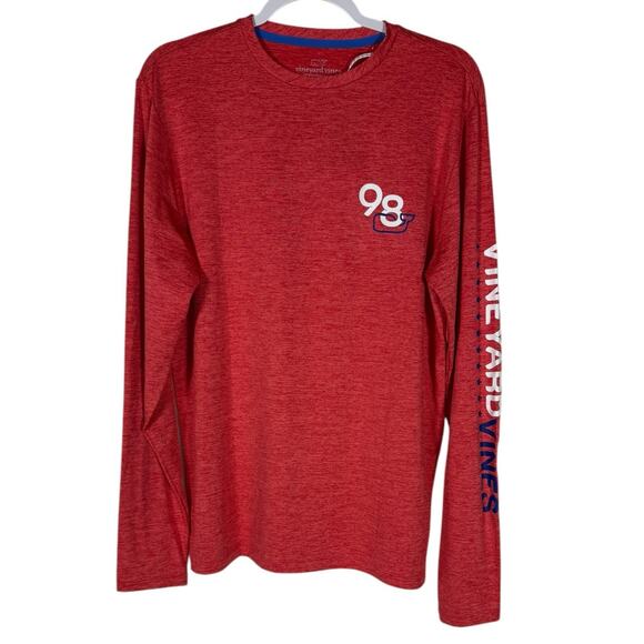 NWT Vineyard Vines Active Long sleeve Top Men's Red Flag Whale Small Quick Dry - Picture 1 of 6